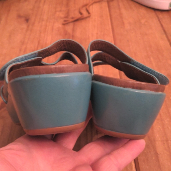 Dansko Pasadena Collection Teal Dixie Sandals, Size 39 - Picture 12 of 14